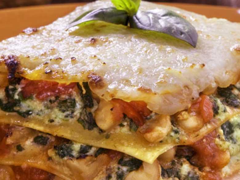 Spinatlasagne mit grünem Walnuss-Pesto