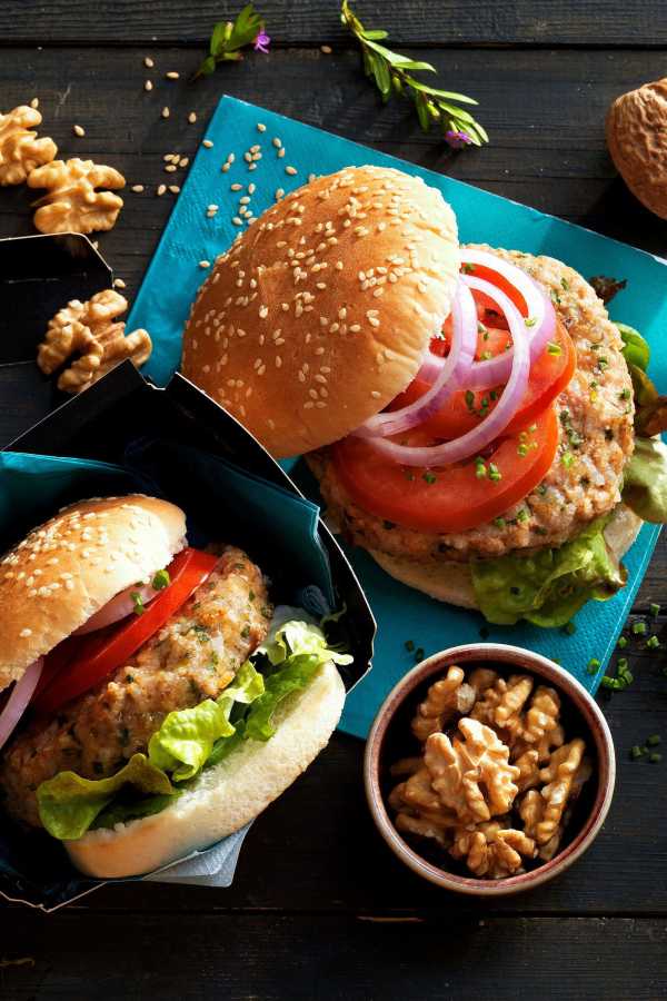 Vegetarische Walnuss-BBQ Miniburger